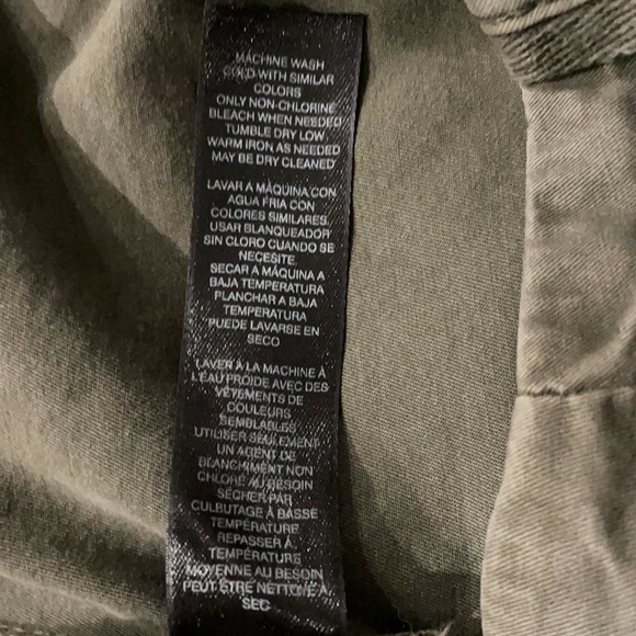 White House Black Market “The Slim Crop” cargo style pants woman’s size 2 - Picture 9 of 12